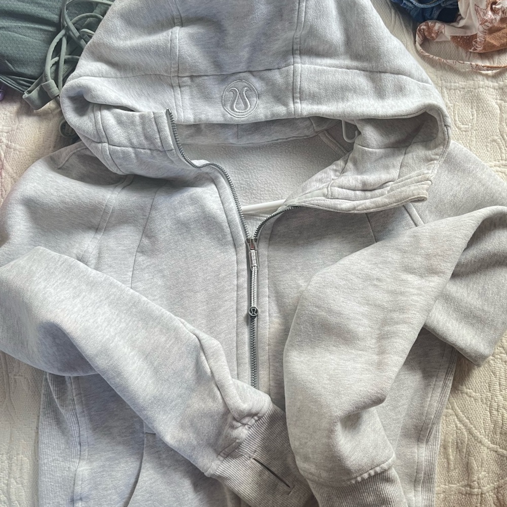 🤍 lululemon scuba full zip